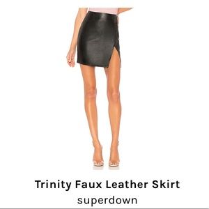 Super down mini leather skirt